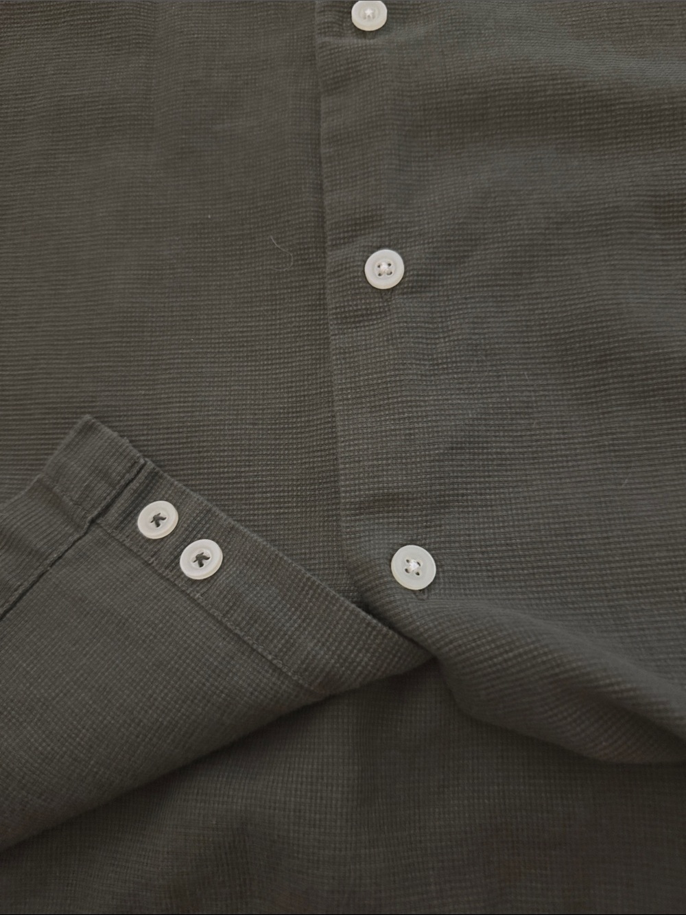 Men’s Express XL Olive Green Short Sleeve Button-Down Shirt with Breast Pocket - Picture 4 of 9